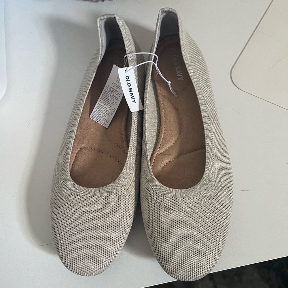 NWT! Old Navy Women's Textured Ballet Flats. Gray/Silver. Size 10 - Picture 2 of 5